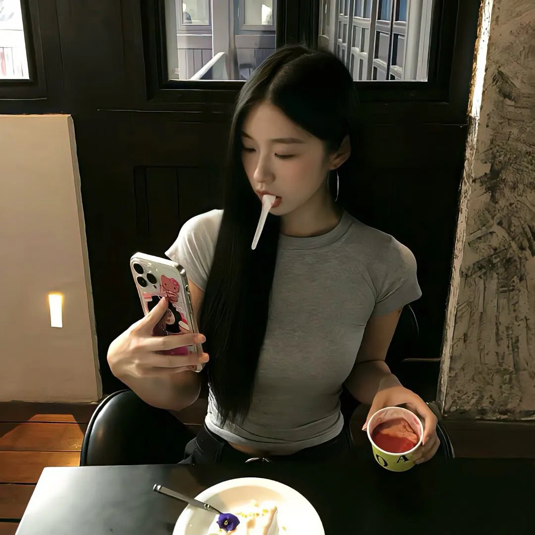 两对鸳鸯一张床